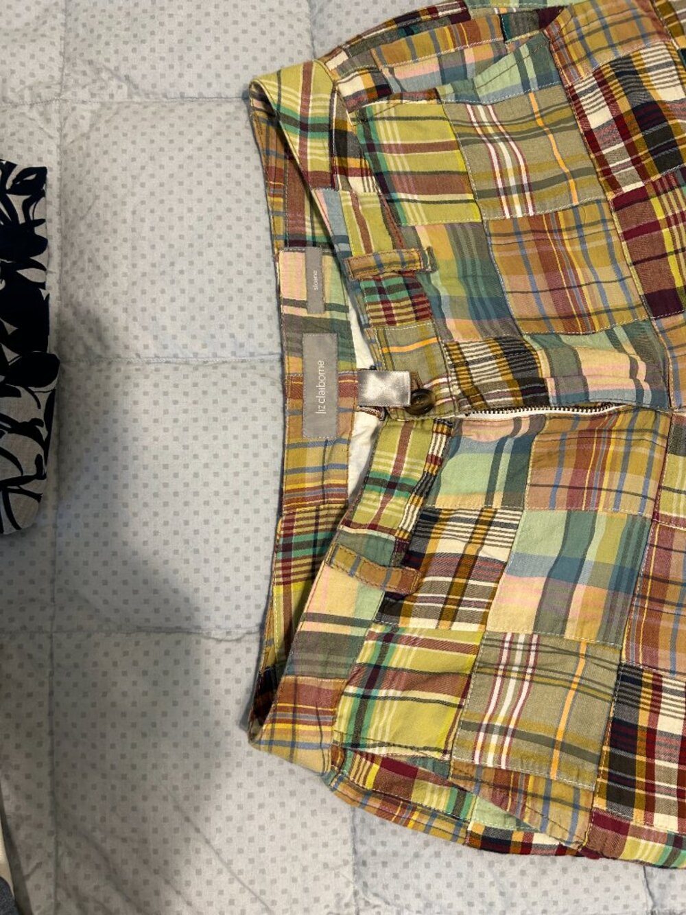 Liz Claiborne Patchwork Bermuda Shorts Size 4 - Picture 3 of 3